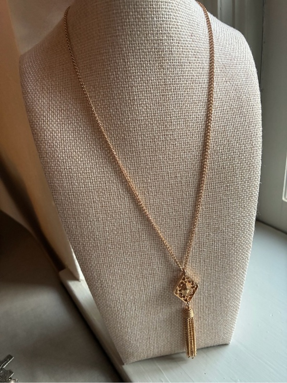 Sarah Coventry "Hi-Lo Elegance" Gold tone Necklace 1972